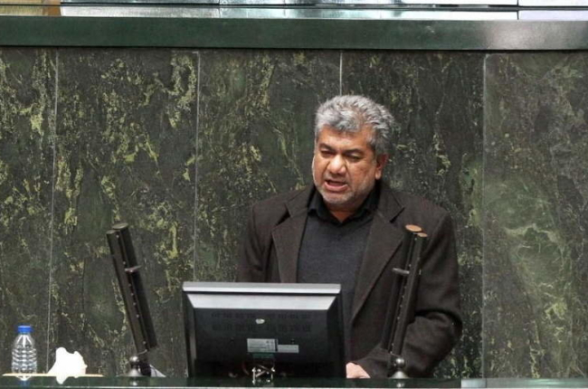 El diputado Ahmad Hamzeh en el parlamento iraní.