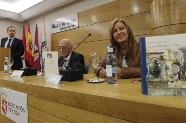 Ramón Prieto, Miguel Cordero y María Luisa Prada, durante la presentación del libro.