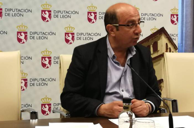 Francisco Castañón explicó ayer en la Diputación todos los detalles del proyecto. DL
