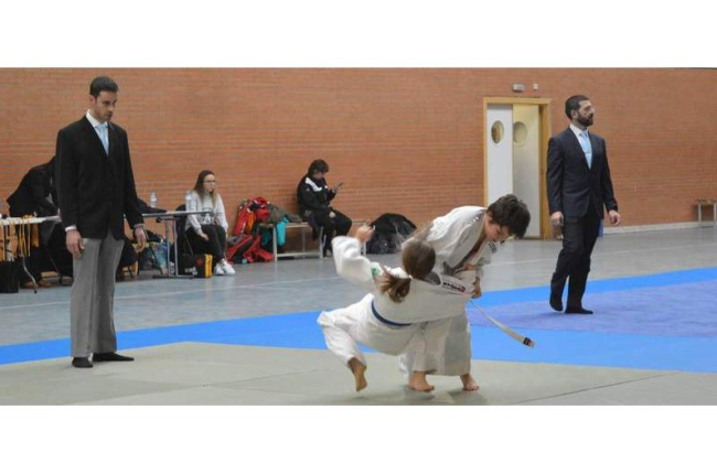 La Delegación Leonesa de Judo organiza el Trofeo de Navidad. DL