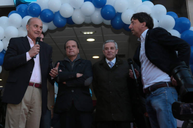 Los responsables de Alauto estuvieron acompañados por autoridades como el alcalde, Emilio Gutiérrez, el ex alcalde Mario Amivilia y el subdelegado, Juan Carlos Suárez-Quiñones.
