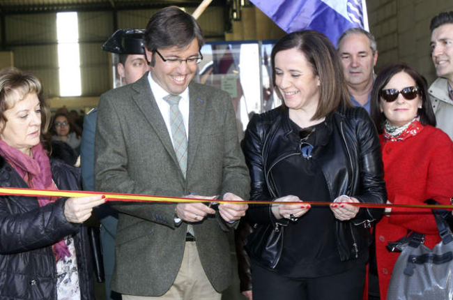 El presidente de la Diputación y la alcaldesa de La Vecilla inauguraron la muestra.