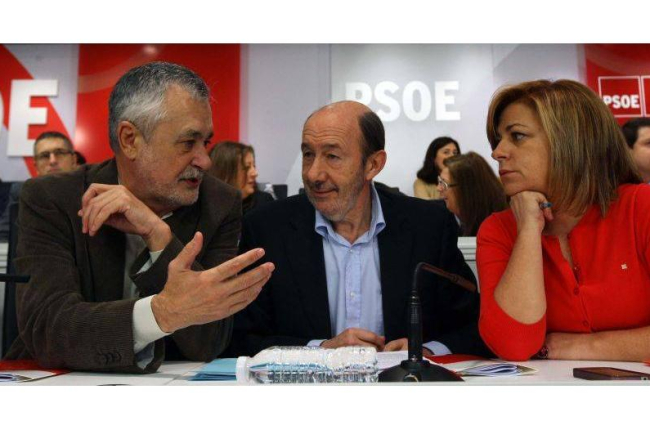 Griñan, Rubalcaba y Valenciano, durante el Comité Federal del PSOE.