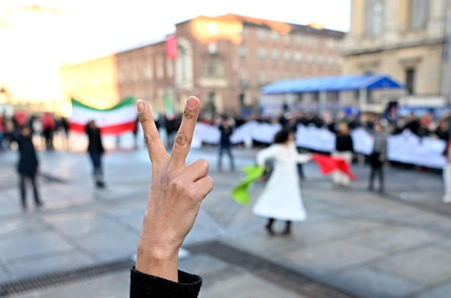 Imagen de una manifestación contra los ayatolás. ALESANDRO DI MARCO