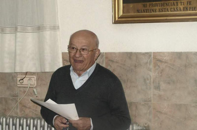 El historiador Eutimio Martino en el Instituto Bíblico.