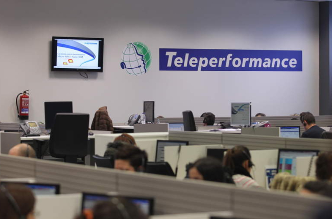 Interior del centro de Teleperformance de Ponferrada, en una imagen de archivo. L. DE LA MATA