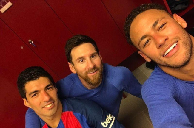 Suárez, Messi y Neymar, tras el partido, en una foto del brasileño en sus redes sociales.