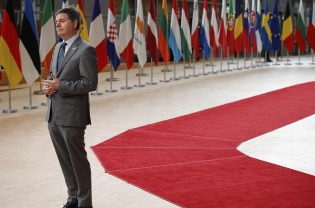 El presidente del Eurogrupo Paschal Donohoe, en la cumbre de Bruselas. OLIVIER MATTHYS