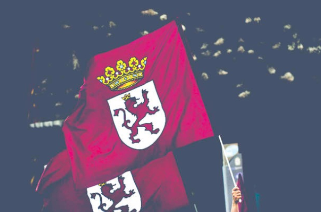 Banderas de León. DAVID CAMPOS