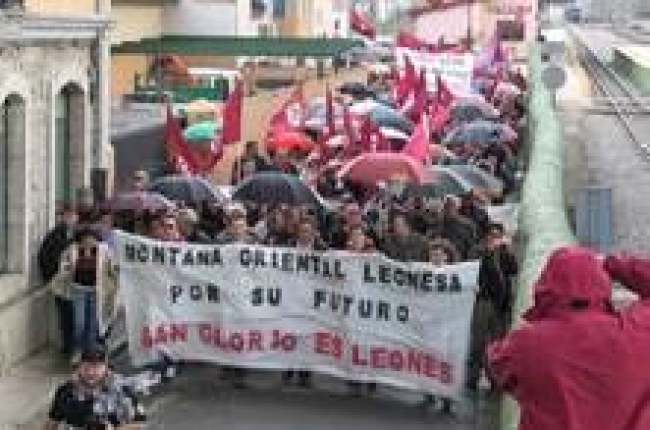 Manifestación de la montaña leonesa en favor del desarrollo de la estación de esquí de San Glorio