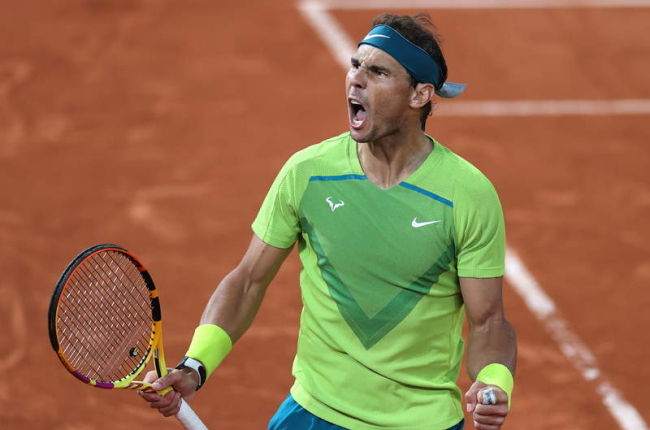 Nadal celebra uno de sus puntos ganadores frente a Djokovic en los cuartos de final de Roland Garros. DIVISEK