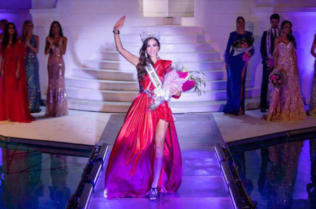 La leonesa Andrea Martínez, la noche del sábado tras coronarse Miss Universo España en Tenerife. DL