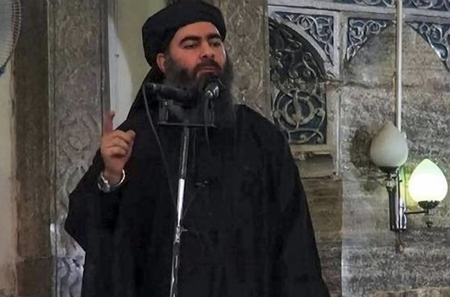 Fotograma de un vídeo facilitado por el grupo terrorista del autodenominado Estado Islámico sin fechar que muestra al líder de dicho grupo terrorista Abu Bakr al Baghdadi
