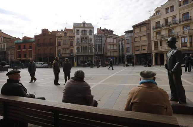 El envejecimiento de la población fijará el 5% de la financiación de los pequeños municipios. En la imagen, La Bañeza.