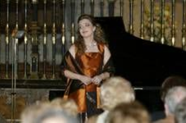 Pilar Vázquez en uno de sus conciertos ofrecidos en León