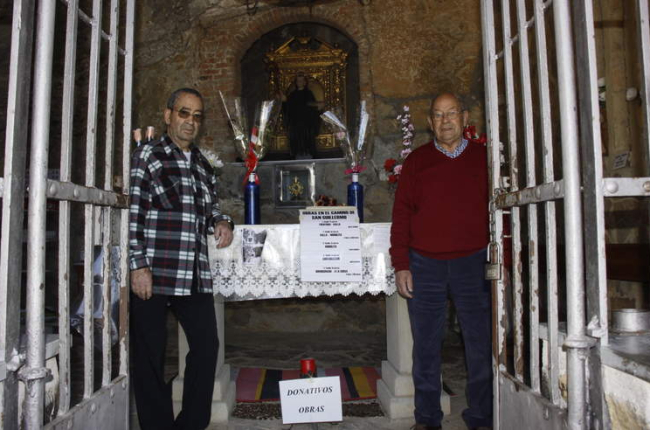 Juan García y José Gato, los últimos guardianes de la ermita de San Guillermo de Cistierna. CAMPOS