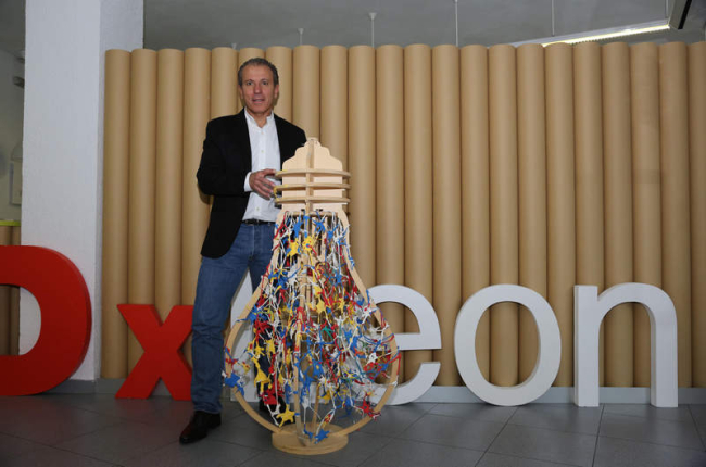 Ernesto González Castañón es el organizador de los eventos TEDxLeón, con la colaboración de un entusiasta equipo de voluntarios. SECUNDINO PÉREZ