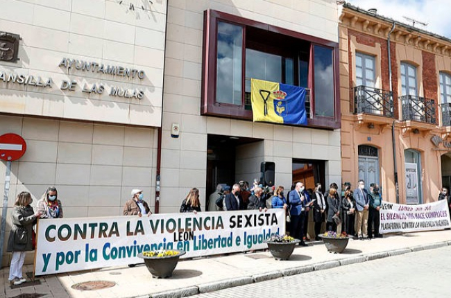 Imagen de archivo de la concentración de protesta organizada en el Ayuntamiento. MARCIANO PÉREZ