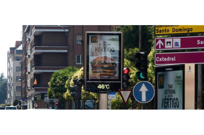 Los termómetros han marcado este jueves en León capital 46 grados a pleno sol, como el de la imagen, en San Francisco. RAMIRO