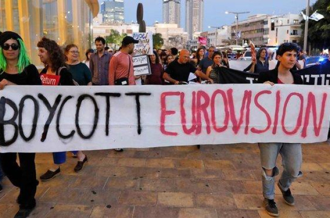 Pancartas en Tel Aviv que piden el boicot al certamen de Eurovión 2019.