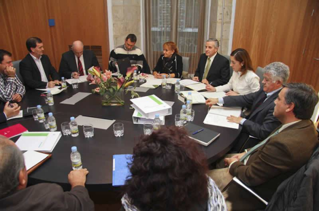 Reunión de la junta de gobierno de Gersul en la Diputación.