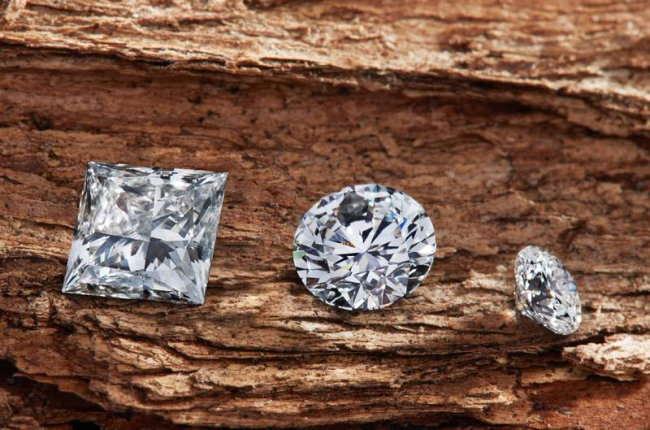 Los ‘diamantes de cielo’ son física y químicamente idénticos a los mineros. skydiamong