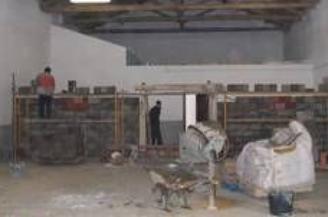 La imagen muestra el inicio de las obras del futuro museo de la alubia en la sede del consejo