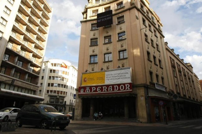 El Teatro Emperador lleva cerrado desde 2006. RAMIRO