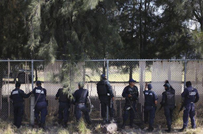 Un grupo de policías federales durante el tiroteo en un rancho de Tanhuato.