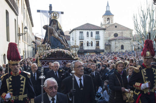 La Virgen del Mercado, que inaugura la Semana Santa, en abril de 2019. FERNANDO OTERO