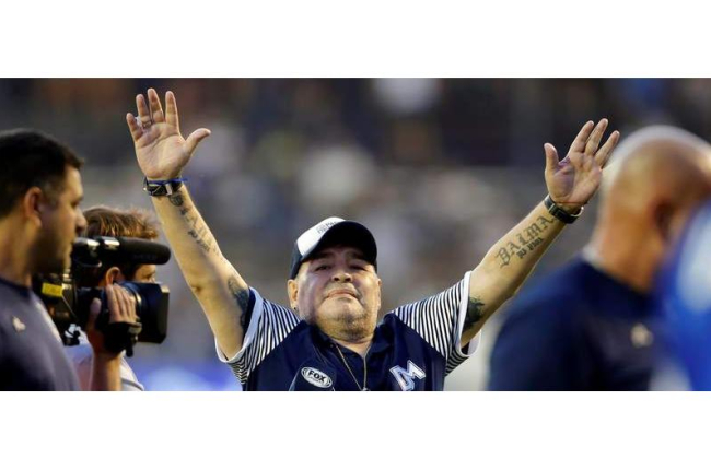 Maradona deja huérfanos a los millones de personas que admiraron la carrera deportiva del considerado por muchos como el mejor jugador de fútbol. ESTÉVEZ