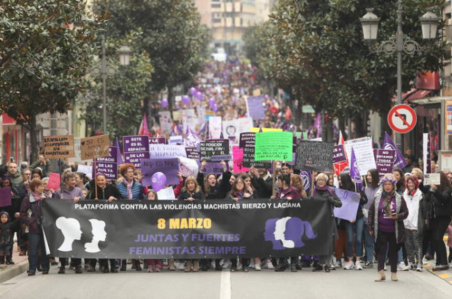 Manifestación del 8 de marzo en Ponferrada. L. DE LA MATA