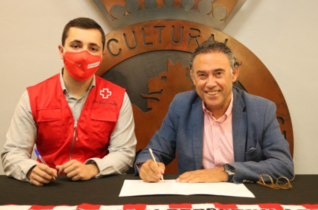 La Cultural y Deportiva Leonesa y Cruz Roja Juventud en León han firmado un convenio de colaboración. CYDL
