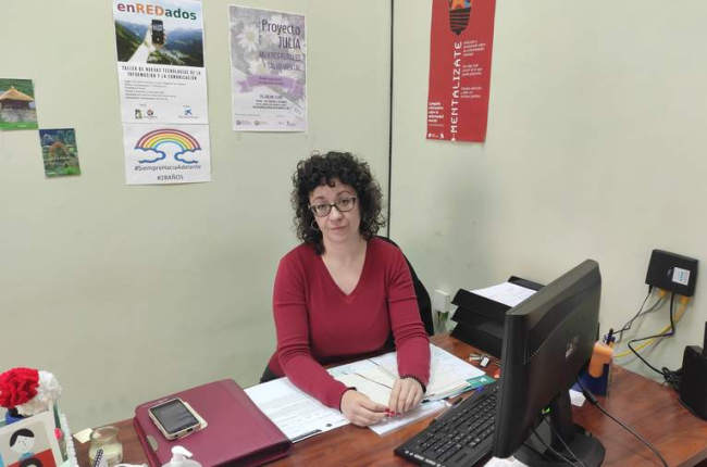 Irina Zorrilla Riesco es trabajadora social y técnica de programas en Salud Mental León en Villablino. DL