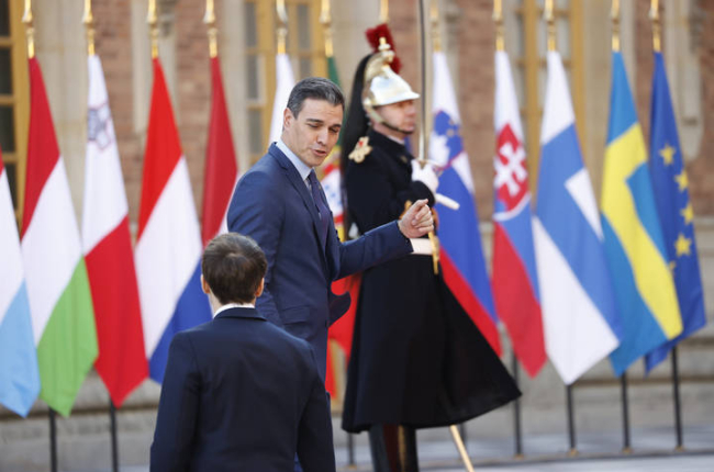 Pedro Sánchez, a la llegada a Versalles. CHEMA MOYA