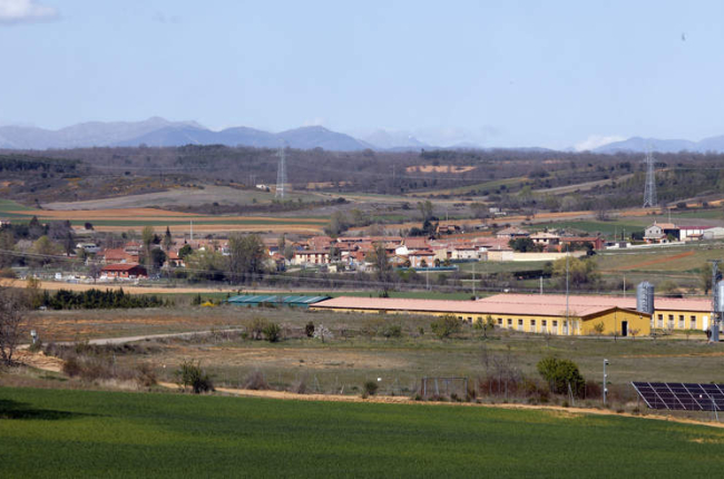 Vista panorámica de Valdefresno, donde se ubicará una de las plantas solares más grandes de la provincia. MARCIANO PÉREZ