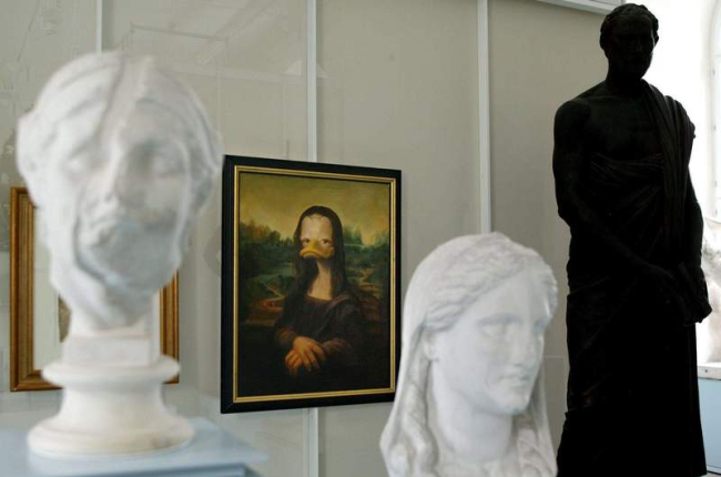 La Mona Lisa con la cara del Pato Donald en una exposición en Alemania