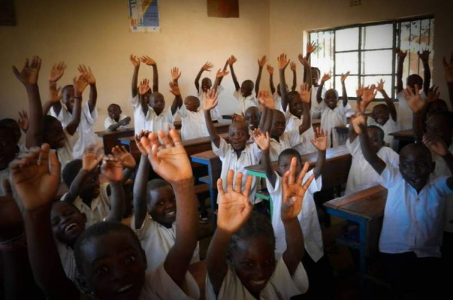 Niños en una escuela africana. DL