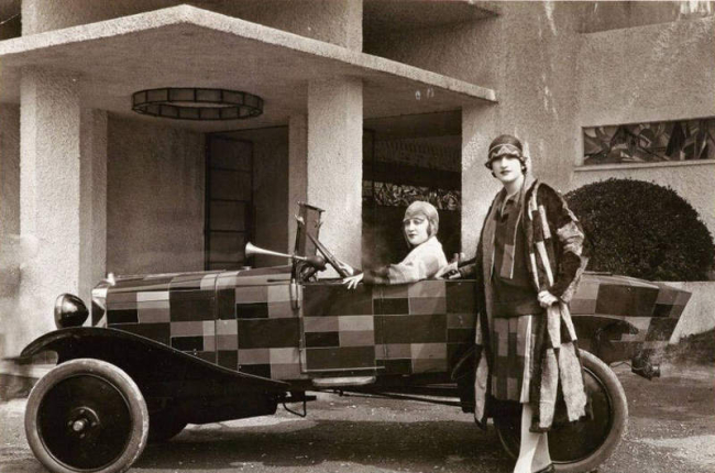 Sonia Delaunay, ‘vistió’ —cuadriculó— un Citroën B12 para la Exposición de Artes Decorativas de 1925. ct