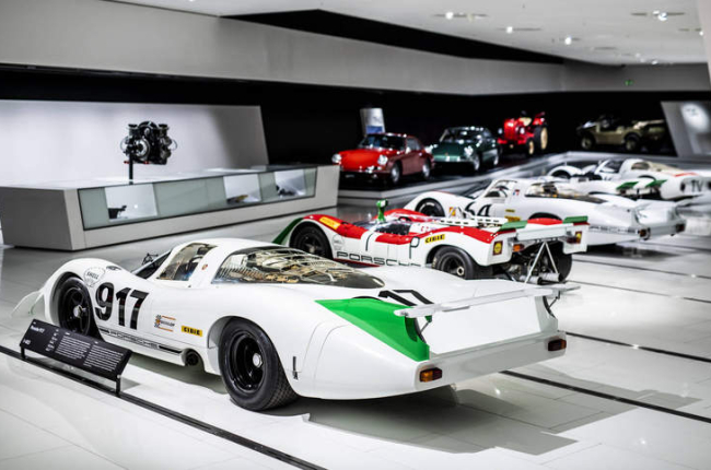 Interior del museo Porsche