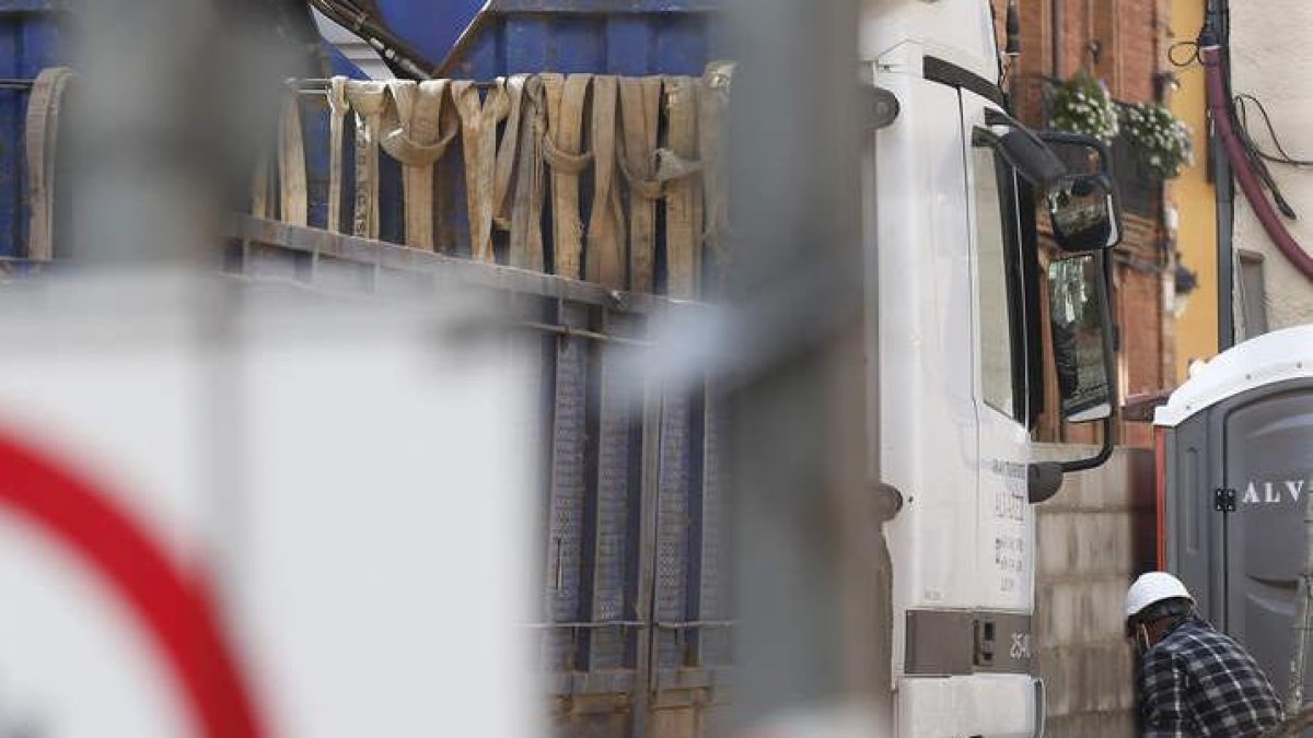 La falta de mano de obra en la construcción preocupa. FERNANDO OTERO
