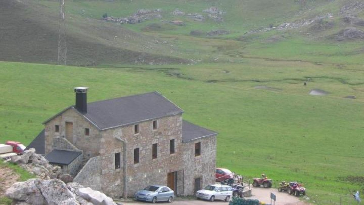 Casa Mieres, límite de León con el Principado de Asturias.