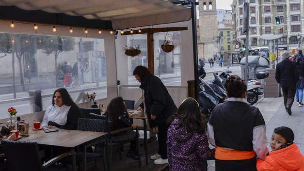 La ordenanza de terrazas ya cuenta con un primer borrador.  MARÍA FUENTES