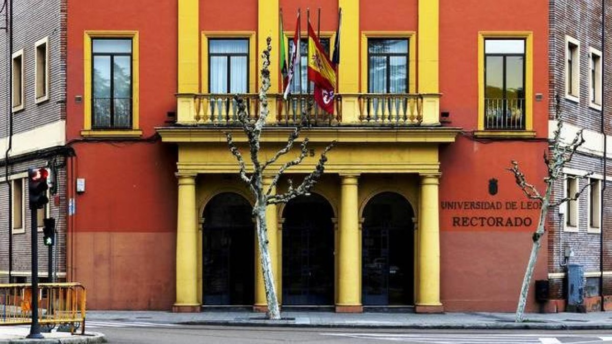 Sede del rectorado de la Universidad de León.