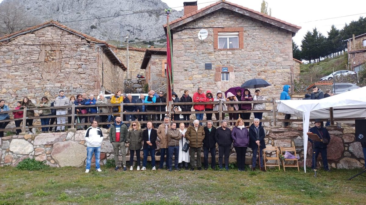 El delegado territorial de la Junta en León, Eduardo Diego, ha presenciado y participado en la romería y en la rogativa en honor a San Froilán.
