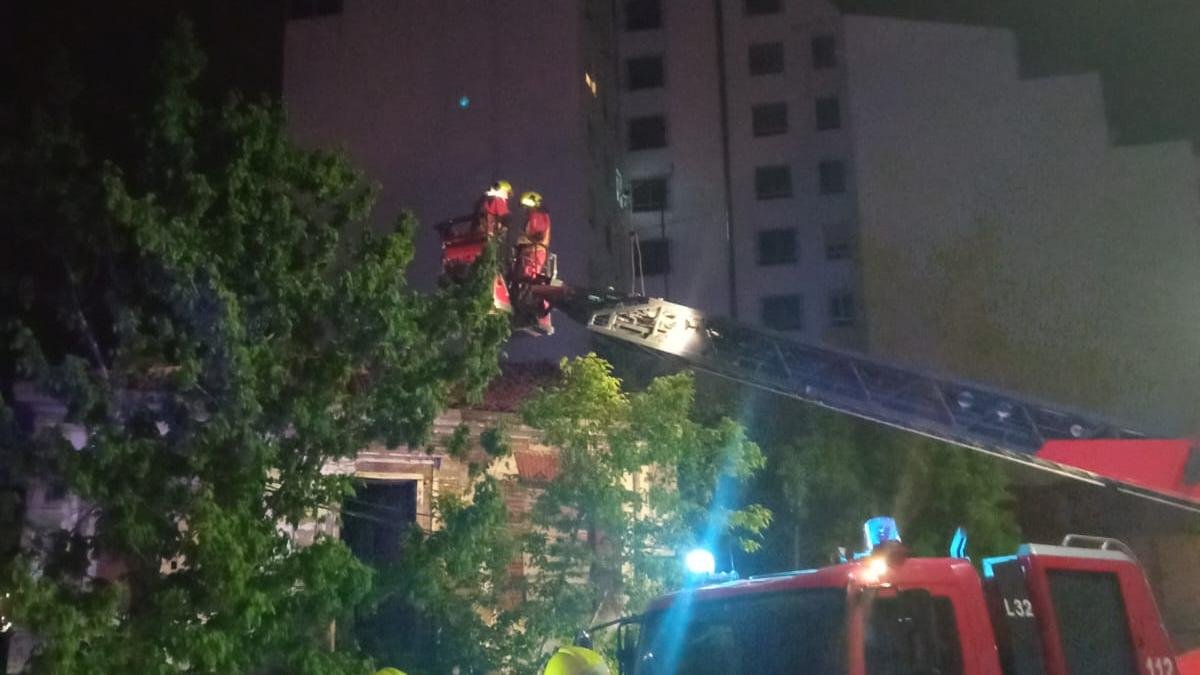 Los bomberos sofocaron rápidamente las llamas y no hubo que lamentar daños personales.