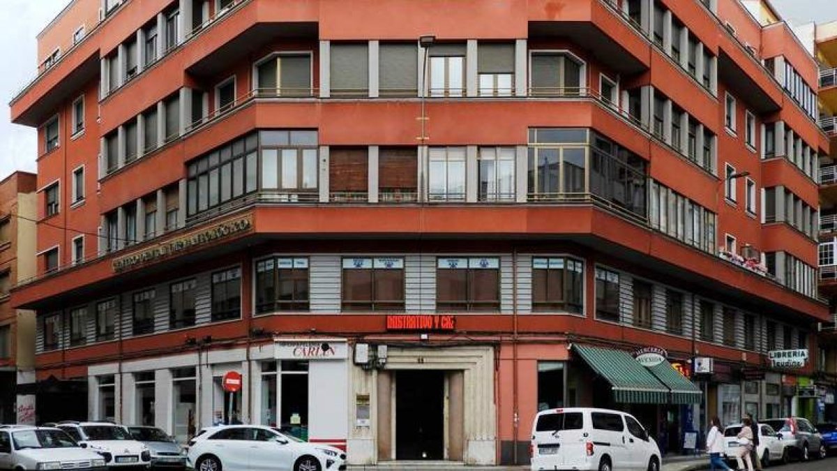 Avda. Padre Isla, número 11. OVIDIO PRIETO, 2022