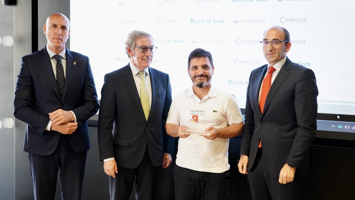 La Cámara de Comercio de León entrega el VIII Premio Pyme del Año, organizado junto a la Cámara de Comercio de España con el patrocinio del Banco Santander.