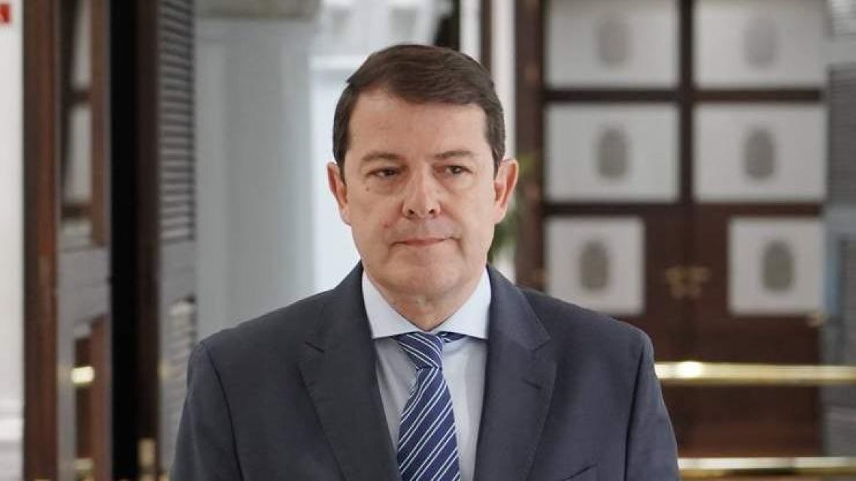 Mañueco, en la sede de la Junta en Valladolid.  RUBÉN CACHO