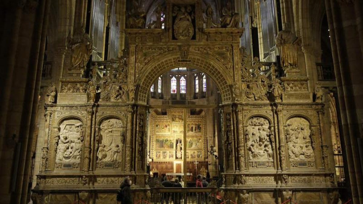 Imagen del monumental trascoro de la Catedral de León. FERNANDO OTERO